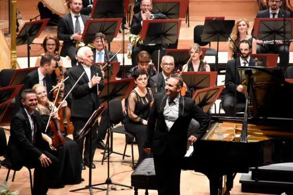 СИМОН ТРПЧЕСКИ НА 13 АВГУСТ ЌЕ СВИРИ ВО ОХРИДСКИОТ АНТИЧКИ ТЕАТАР, А НА 14 АВГУСТ ВО БИТОЛСКА ХЕРАКЛЕЈА