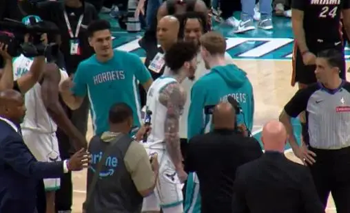 НБА го казни Бол со 35 илјади долари за контактот со Адебајо