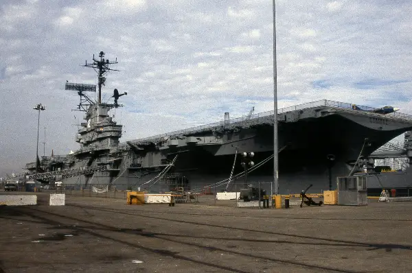 Пожар на американски носач на авиони