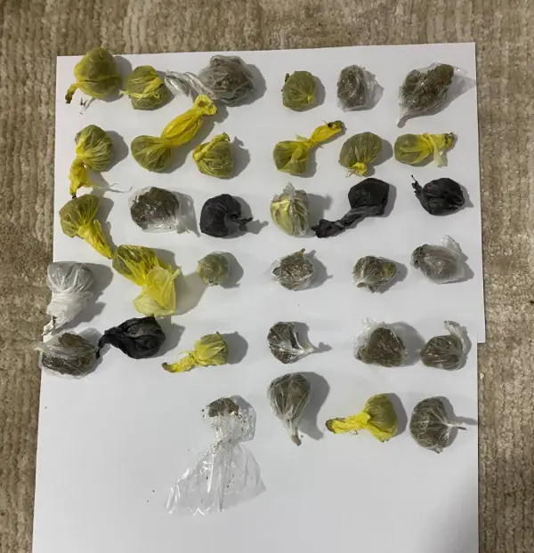 Приведен 16-годишен од Тетово, при претрес на неговиот локал пронајдена дрога