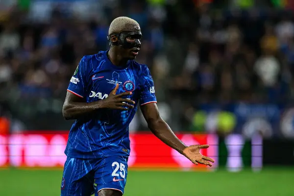 Каиседо уште седум години во Челзи