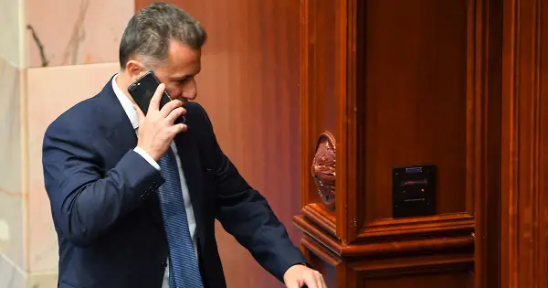 Мицкоски: За да се испрати барање за екстрадиција на Груевски, треба да му се тргне азилот