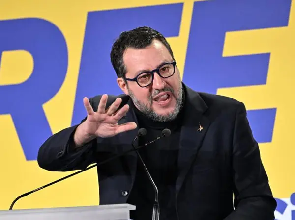 Салвини: ЕУ ни вели да го исклучиме греењето, дали се нормални