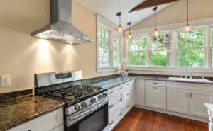 Еден уред во кујната може да предизвика пожар ако не го чистите редовно – три едноставни начини како да го направите тоа