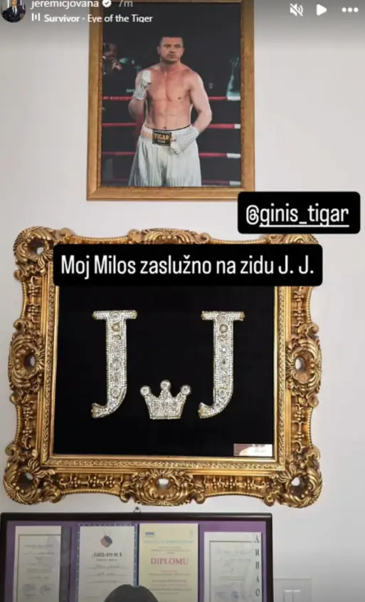 Јована Јеремиќ му одреди централно место на својот „Тигар“ во станот – вака му изјави љубов