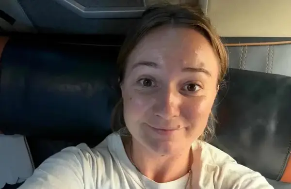 Туристка излегла од автобусот на пауза за тоалет- за неколку минути останала и без превоз и без багаж (ВИДЕО)