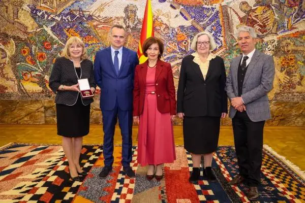 Битолската лекарка Соња Коцарева-Трпезановска како внука на докторот со светско реноме Анастас Коцарев  го прими посхумно орденот "Илинден 1903"