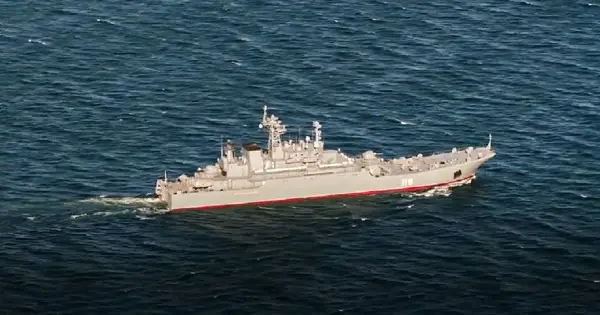 Иранска ТВ: Ормутскиот теснец повторно затворен, потребно одобрување за премин