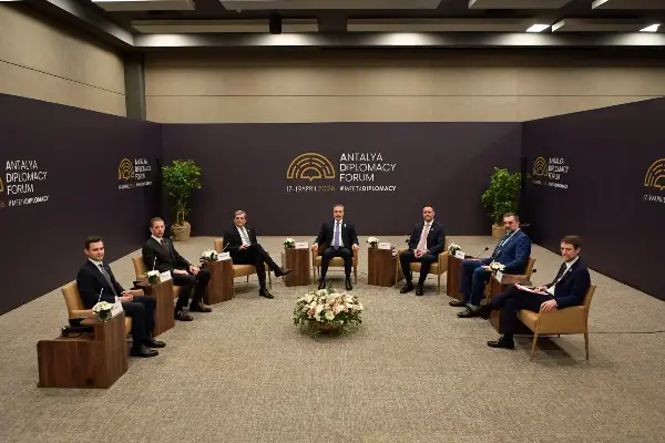 Муцунски во Анталија: Вложувањето во младите е директна инвестиција во иднината на регионот