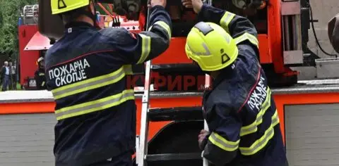 Запалена сува трева под Кале: Пожарот зафатил три возила