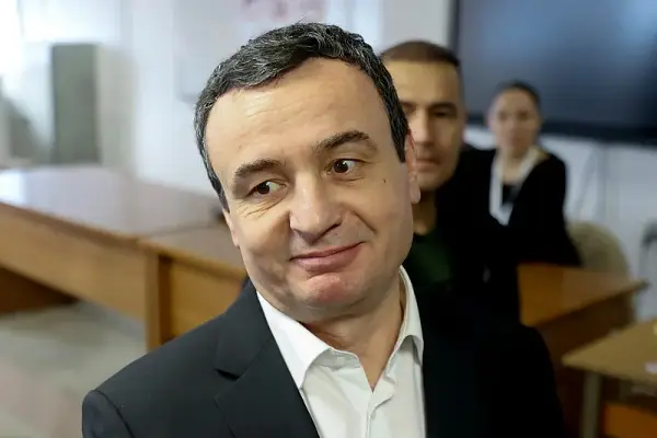 Курти има само 16 евра на банкарската сметка