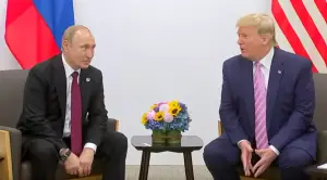 Американски сенатори: Путин го прави Трамп будала