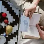 Хороскоп за 19 април: Биковите ќе имаат среќа во љубовта, на Рибите сѐ им оди од рака