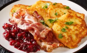 Нутриционистите: Сакате да го спречите затнувањето на артериите? Избегнувајте ги овие 4 видови храна