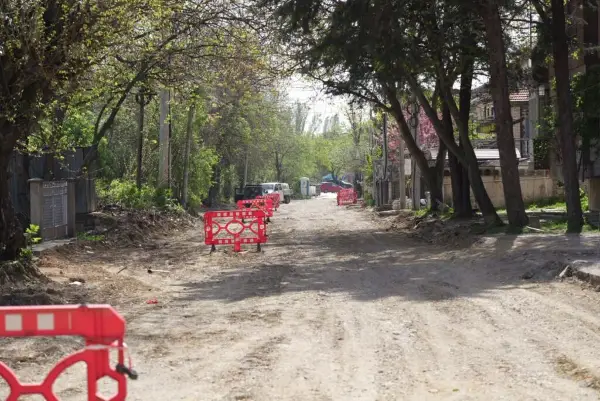 Продолжува реконструкцијата на „Моша Пијаде“, се отстранува асфалтот (ФОТО)