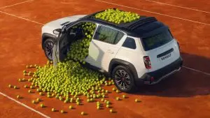 Рено продолжува со серијата модели Ролан Гарос, на ред е електричната 4-ка