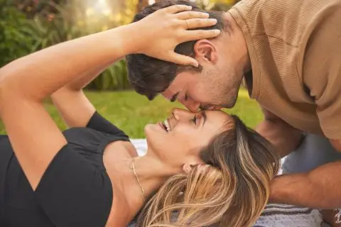 Психолог тврди дека има едно нешто што ви треба повеќе во врската од љубовта