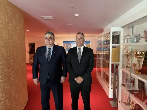 Македонија и БиХ ја продлабочуваат соработката: билатерална средба помеѓу Минчев и Буноза