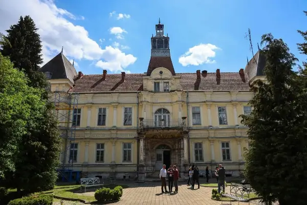 Зачувување и современа презентација на Сарајот на Нијази-бег и Спомен-куќата на Татарчеви создаваат нови можности за туризам и економски развој