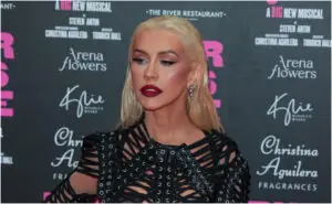 ФОТО+ВИДЕО | Кристина Агилера повторно изненади со драстична промена на имиџот