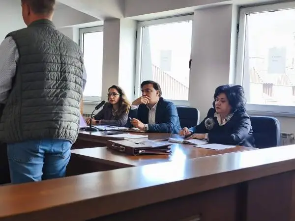 Елена Спасеновска седна на обвинителна клупа, крунскиот сведок кажуваше детали за пензионерот и службените патувања