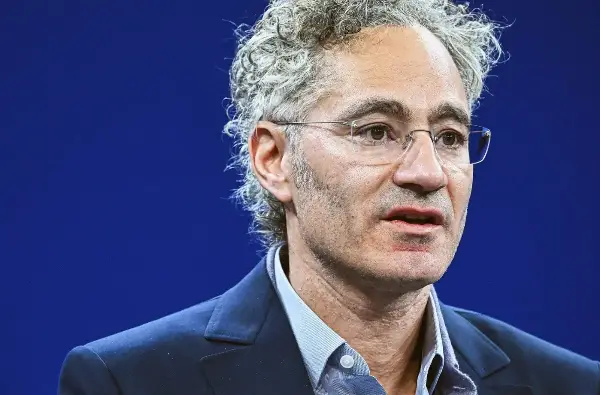 Фирмата што работи со војски, полиции и тајни служби сега зборува како политичко движење