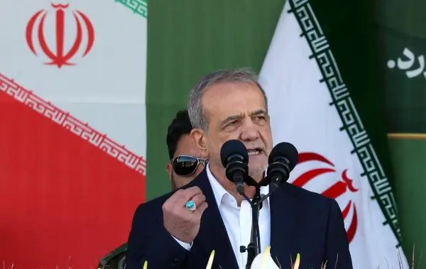 ВОЈНАТА МОРА ДА ЗАВРШИ, ЗА ДА СЕ ФОКУСИРАМЕ НА ОБНОВАТА Пезешкијан порача дека конфликтот не е од корист за никого