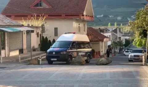 Уапсен администраторот на Острени во областа Голо Брдо и неговиот претходник, фалсификувале документи од матичната служба за бугарски пасоши