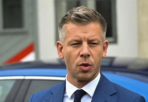 Маѓар: Унгарија ќе ги почитува налозите на МКС, вклучително и за Нетанјаху