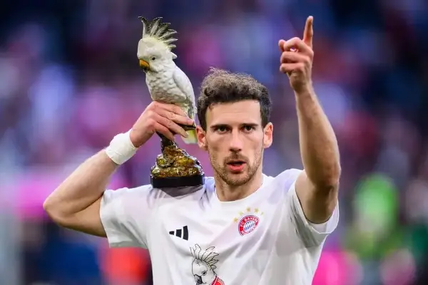 Мистеријата на порцеланската фигура: Како белото какаду стана дел од прославата на Баерн Минхен?