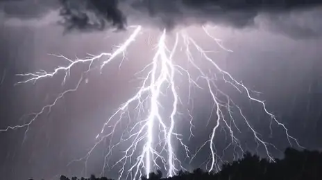 Денеска и утре нестабилно со дожд, грмежи и засилен ветер – темпeратурата до 21 степен