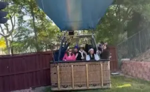 Балон со 13 патници слета во приватен двор