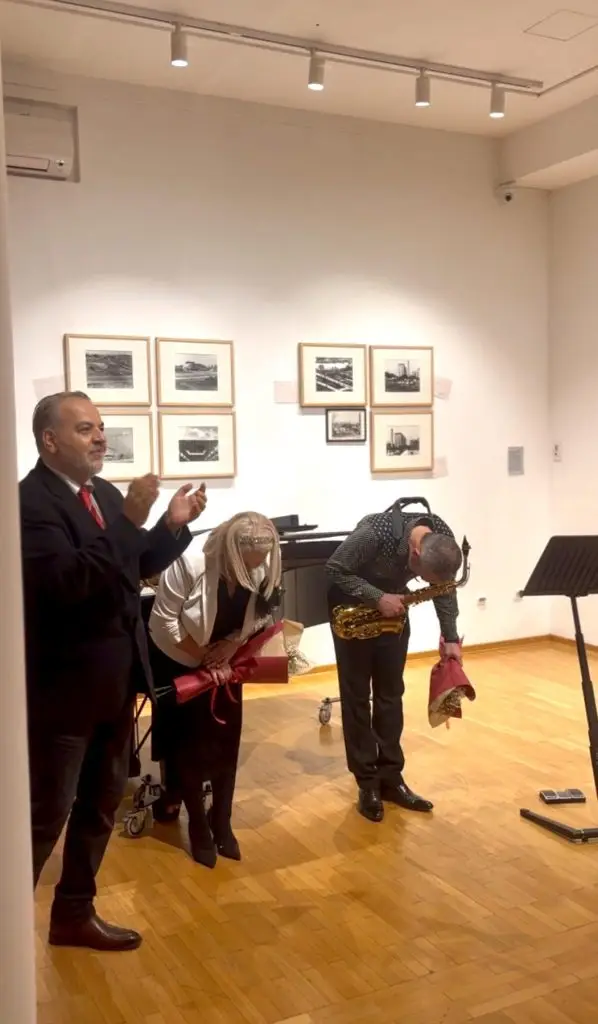 Долги аплаузи и повици за бис на концертот на Димов и Поповиќ во Белград