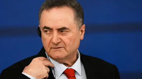 Израелскиот министер за одбрана се закани: Шефот на Хезболах ќе плати со живот