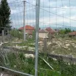 Училиштето во Бистрица-Битола – и без сала и со азбестен покрив и со бојно поле во дворот