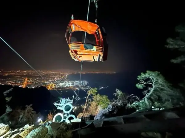 Турција осуди осум лица на затвор поради несреќата со жичарницата во Анталија пред две години