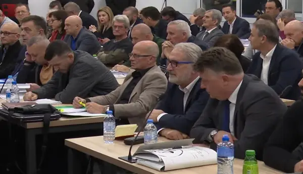 Одев и како малолетна во „Пулс“, а пиротехника имаше често