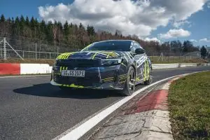 Родена да привлекува погледи · Новата Opel Corsa GSE во спортски камуфлажен дизајн