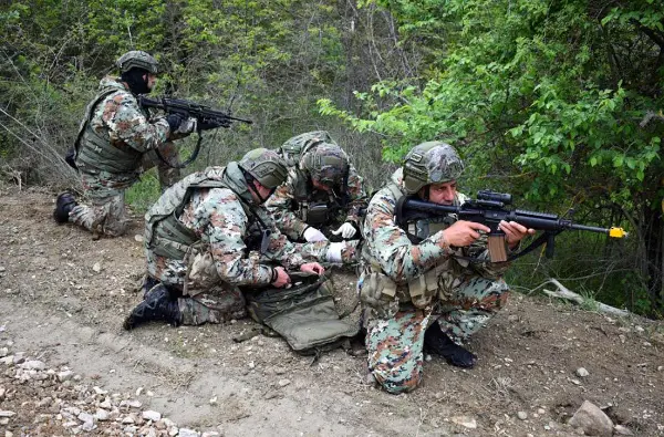 На армискиот полигон Криволак се реализра вежбата „Блесок 26“ во која се реализираат сложени сценарија