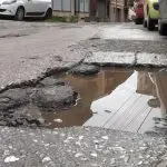 Жители на улицата Питу Гули во Битола бараат санација на коловозот