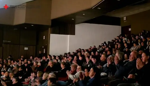 Стотици кичевчани со своето присуство вчера дадоа свој хуманитарен допринос на големиот Хуманитарен концерт во НУЦК „Кочо Рацин“