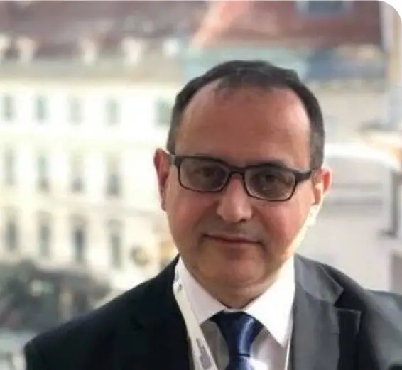 Просветниот инспекторат некогаш гледа, а некогаш не го гледа она што сите други го гледаат, вели професорот Дескоски