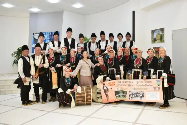 Орото „Копачка“ ги чува македонската традиција, култура и идентитет, вели Перса Стојановска, автор на новата монографија за орото