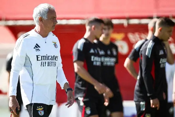 Diario AS: Мурињо не би се спротивставил повторно да биде тренер на Реал