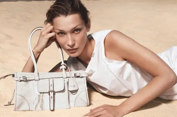 Бела Хадид е заштитно лице на новата кампања на „Прада“ (ВИДЕО)