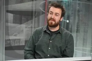 ВИДЕОИНТЕРВЈУ | Виктор Јаневски со нова самостојна изложба „Небесогорие“: Под ова небо сè уште има надеж за младите уметници