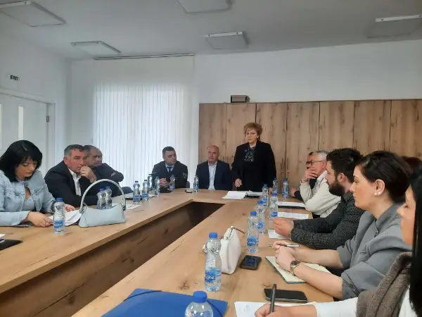 „РЦУК Кичево“ денес одржа редовна седница на Регионалниот штаб во пресрет на состојбите и подготвеноста на претстојната сезона на пожари на отворен простор