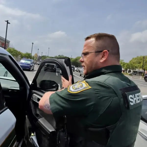  Корисник на Тикток преку снимка креирана со помош на вештачка интелигенција се пошегувал со полицијата, му се заканува казна затвор