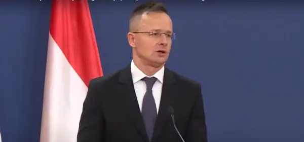 Сијарто: Навредливо е и да се помисли дека Русите нè држат во раце за нешто