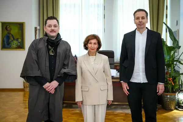 Сиљановска-Давкова го прими македонскиот претставник на Венециското биенале   